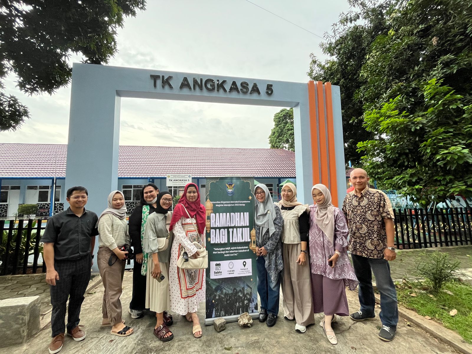 Takjil Distribution Program by Unsurya Students During Ramadan 2025